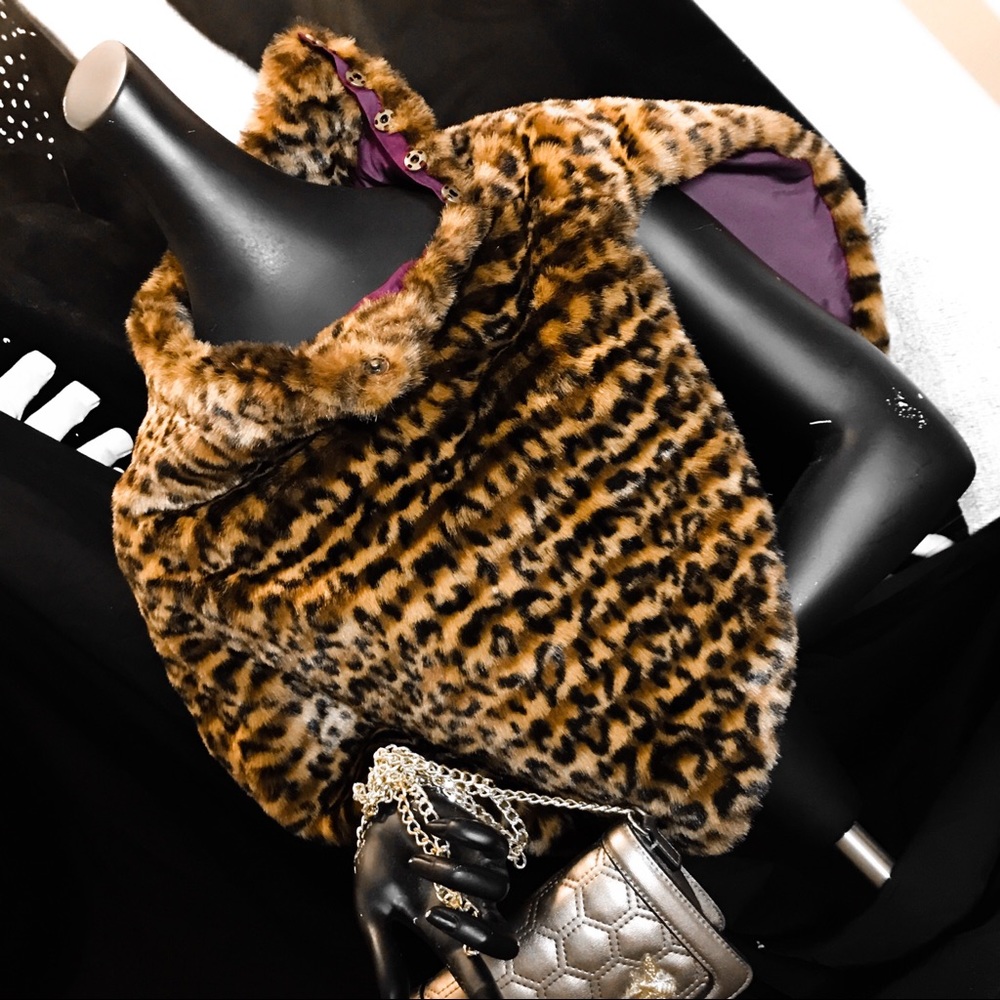 ModCloth Retro Cheetah print capelet